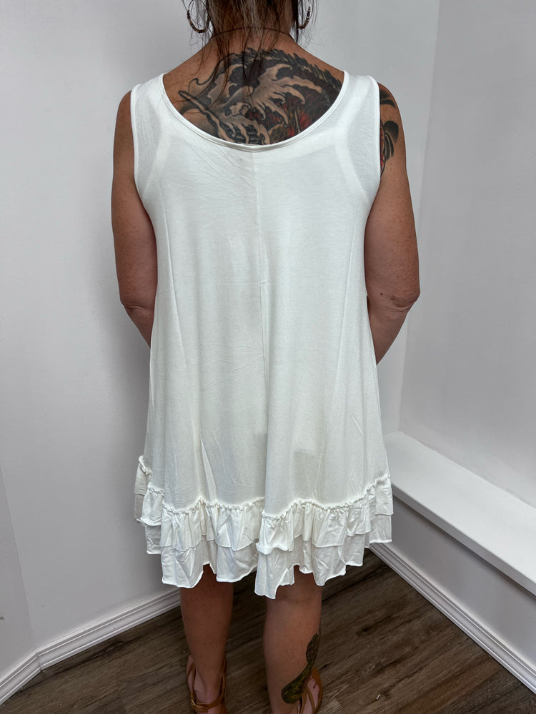 
                  
                    Women's Size 1X Easel White Top
                  
                