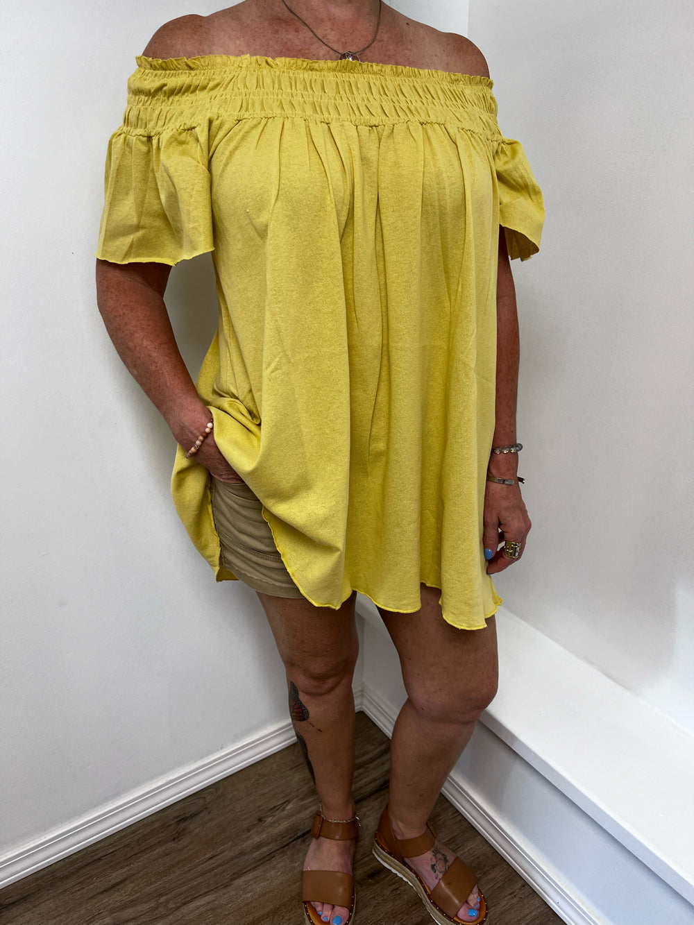 Women's Size Small Easel Yellow Top