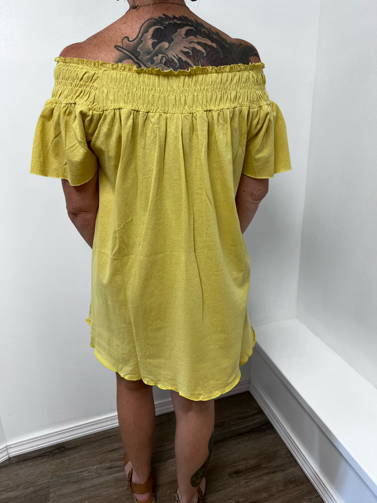 
                  
                    Women's Size Small Easel Yellow Top
                  
                