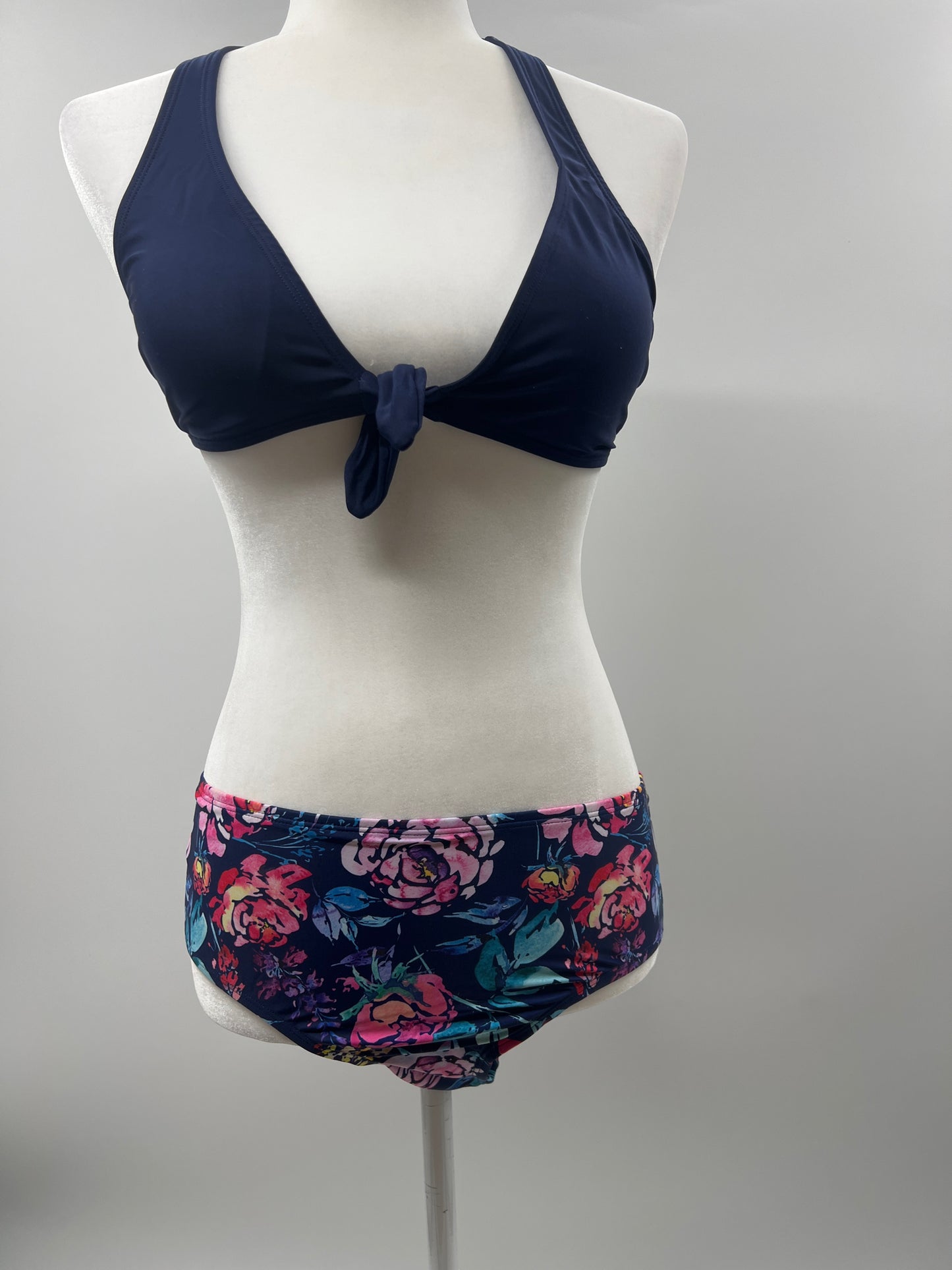 
                  
                    Women's Size Large IMTS Navy Floral Bathing Suit
                  
                